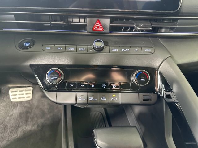 Certified 2025 Hyundai Elantra SEL image 54