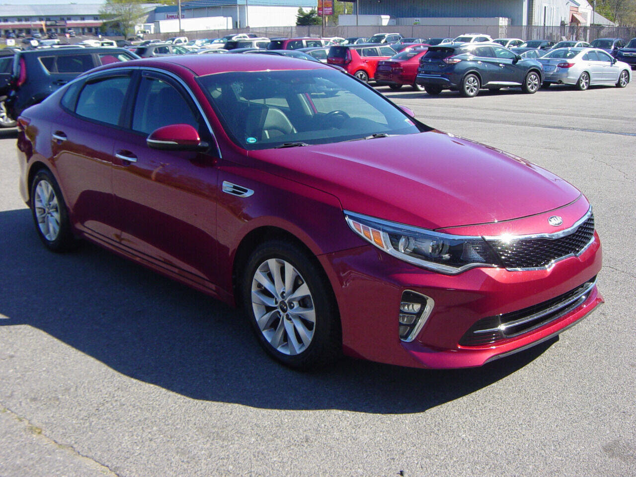 Used 2018 Kia Optima S image 3