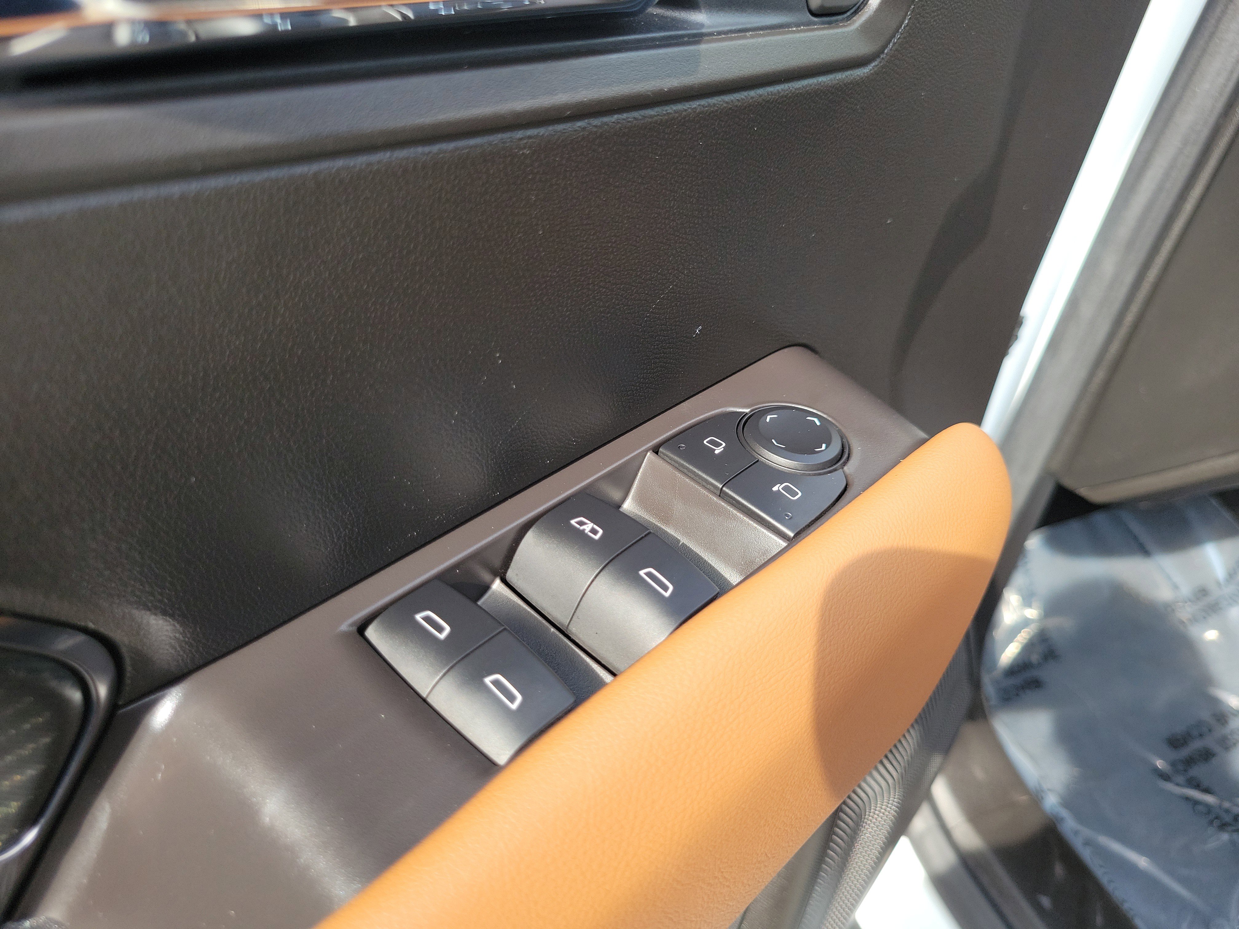 Used 2025 GMC Canyon AT4 image 24