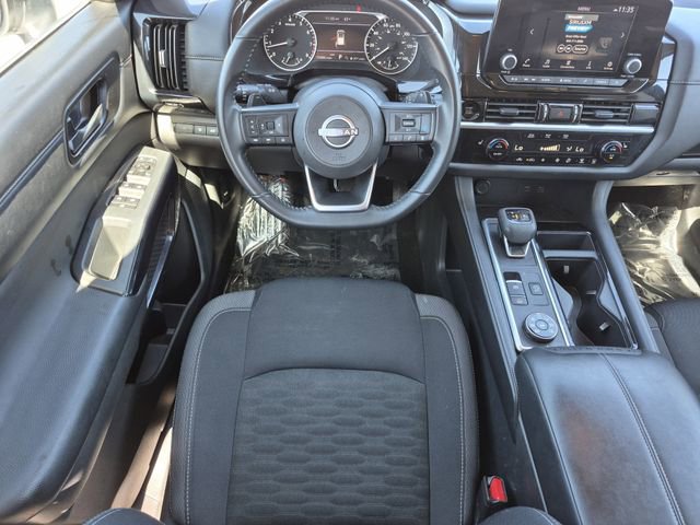 Used 2025 Nissan Pathfinder SV AWD/4WD image 22