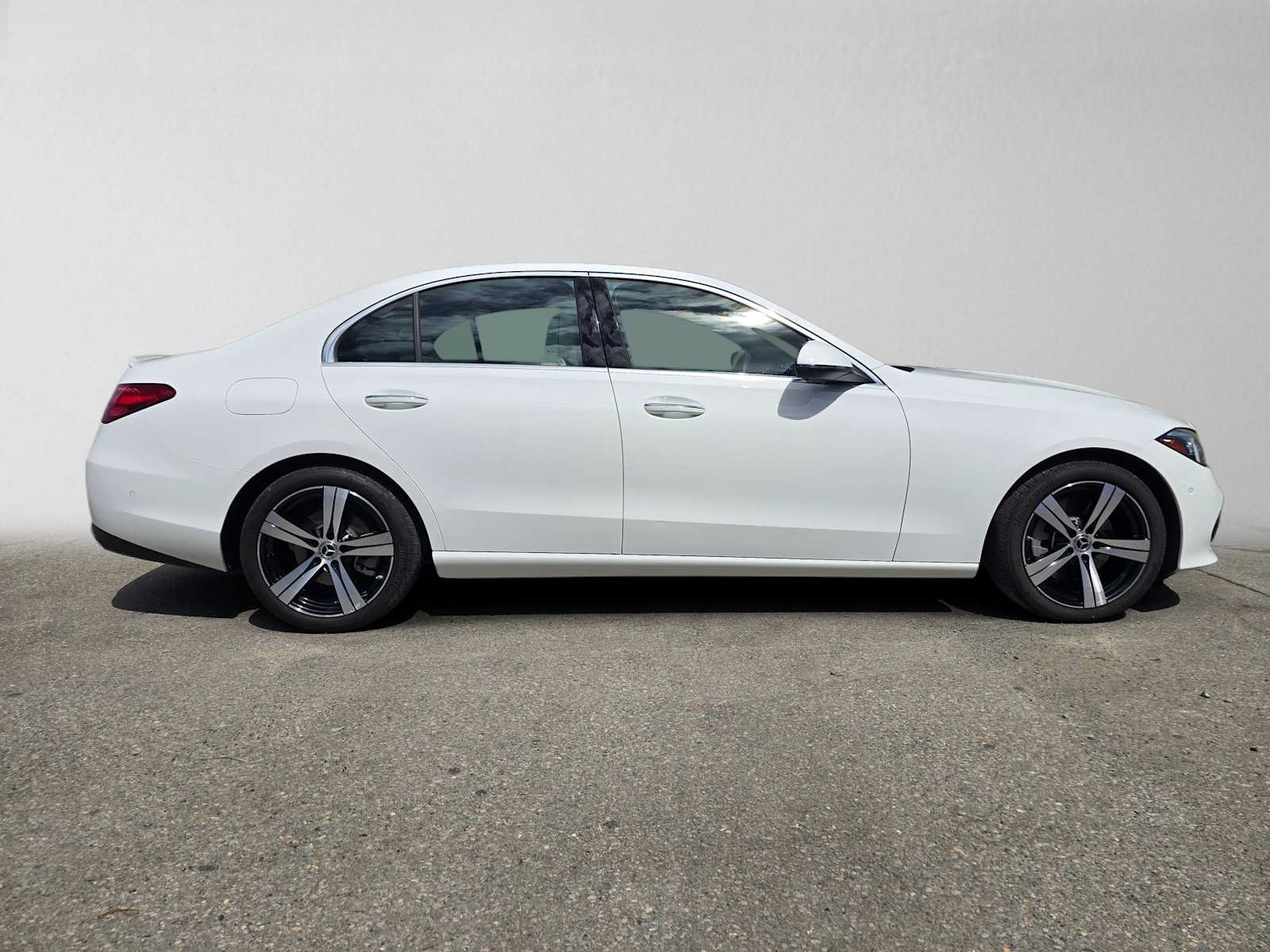 Used 2023 Mercedes-Benz C 300 Sedan image 2