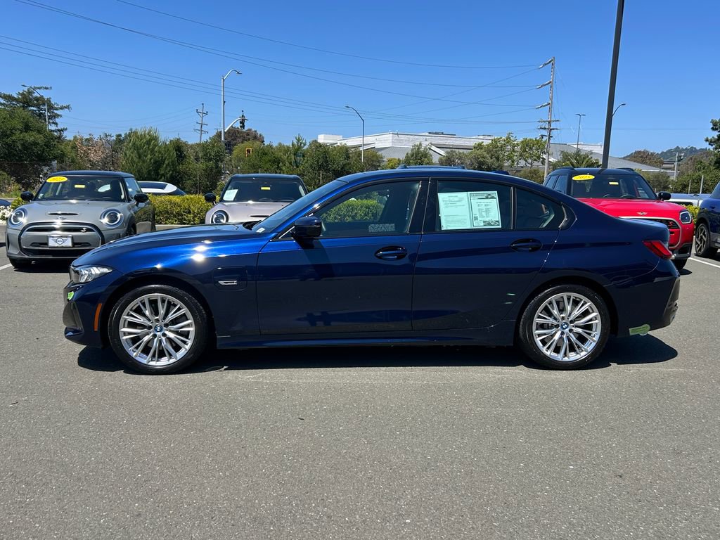 Used 2023 BMW 330e xDrive w/ Premium Package AWD/4WD image 2