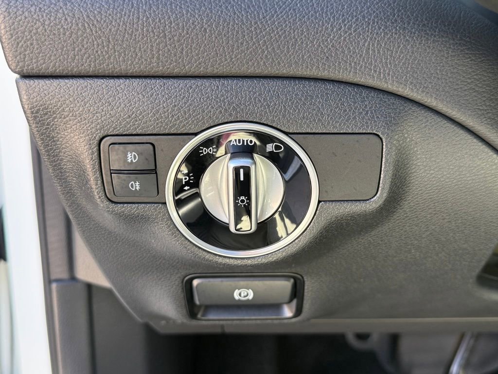 Used 2017 Mercedes-Benz GLA 250 4MATIC image 23