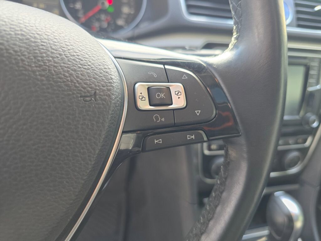 Used 2017 Volkswagen Passat 1.8T SE image 25