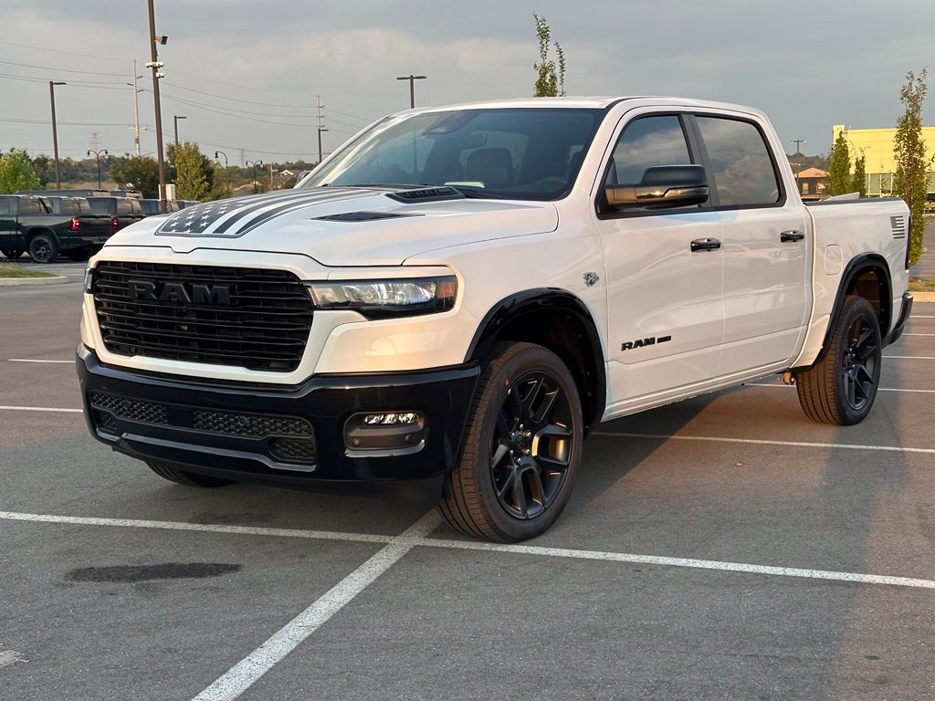 New 2026 RAM 1500 Laramie AWD/4WD image 3