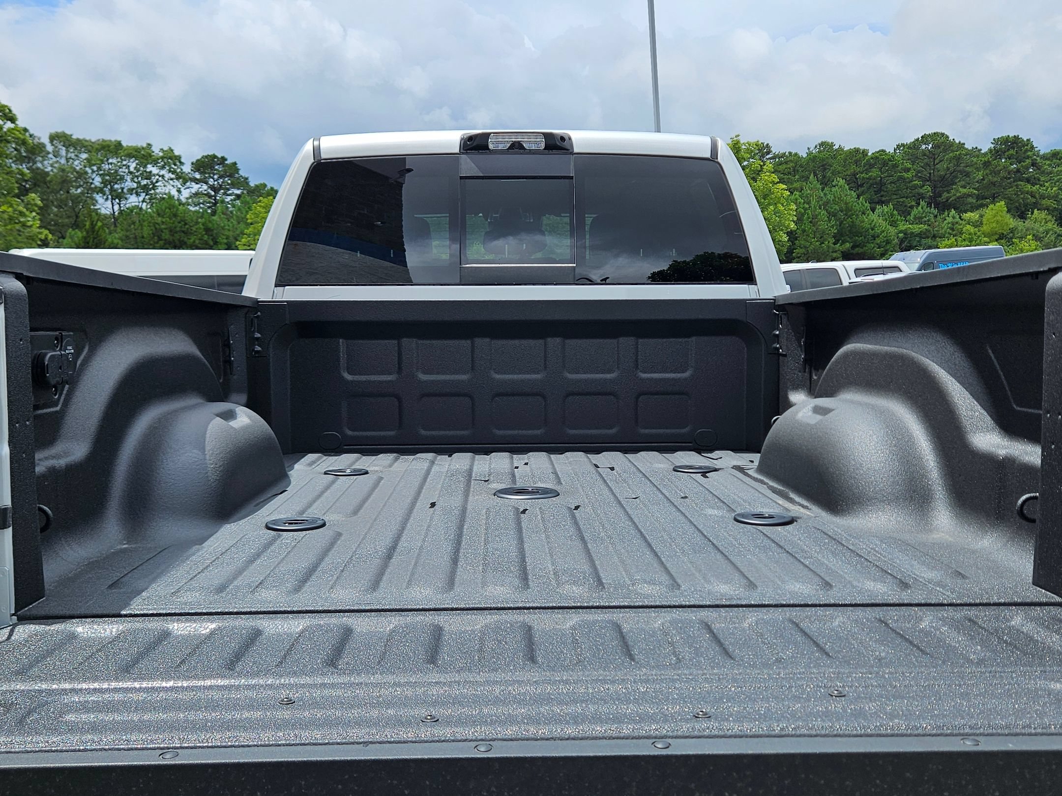 New 2026 RAM 2500 Laramie w/ Sport Appearance Package AWD/4WD image 26