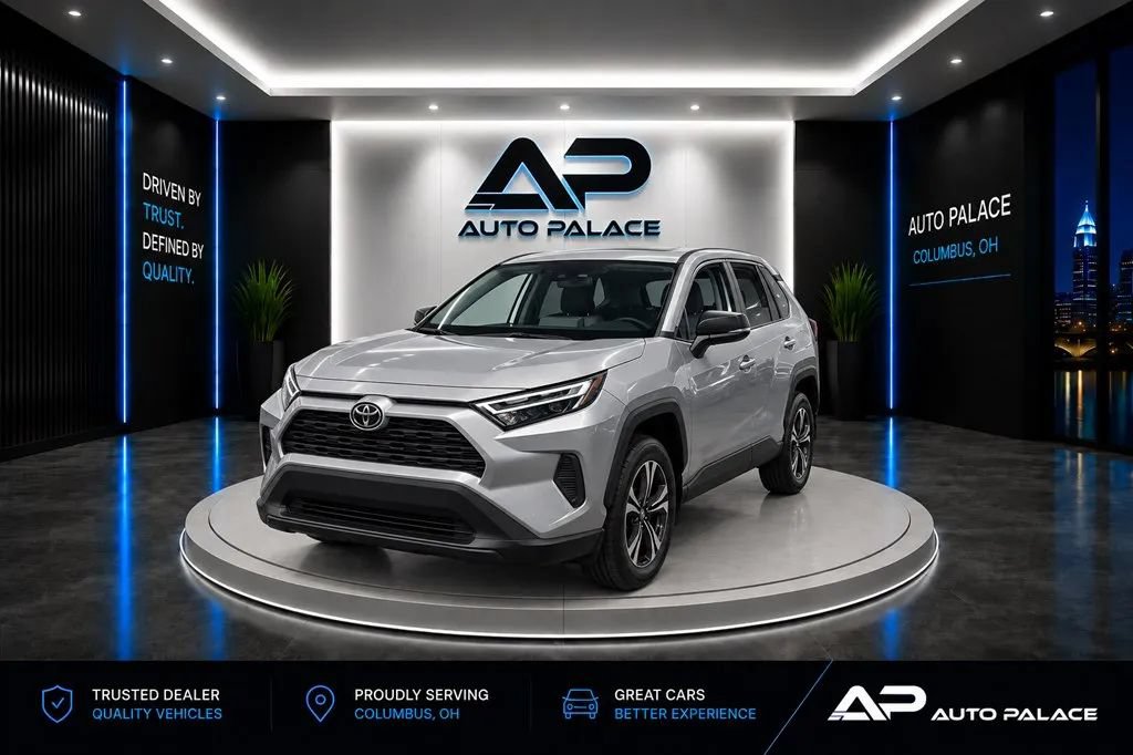 Used 2025 Toyota RAV4 LE AWD/4WD image 1