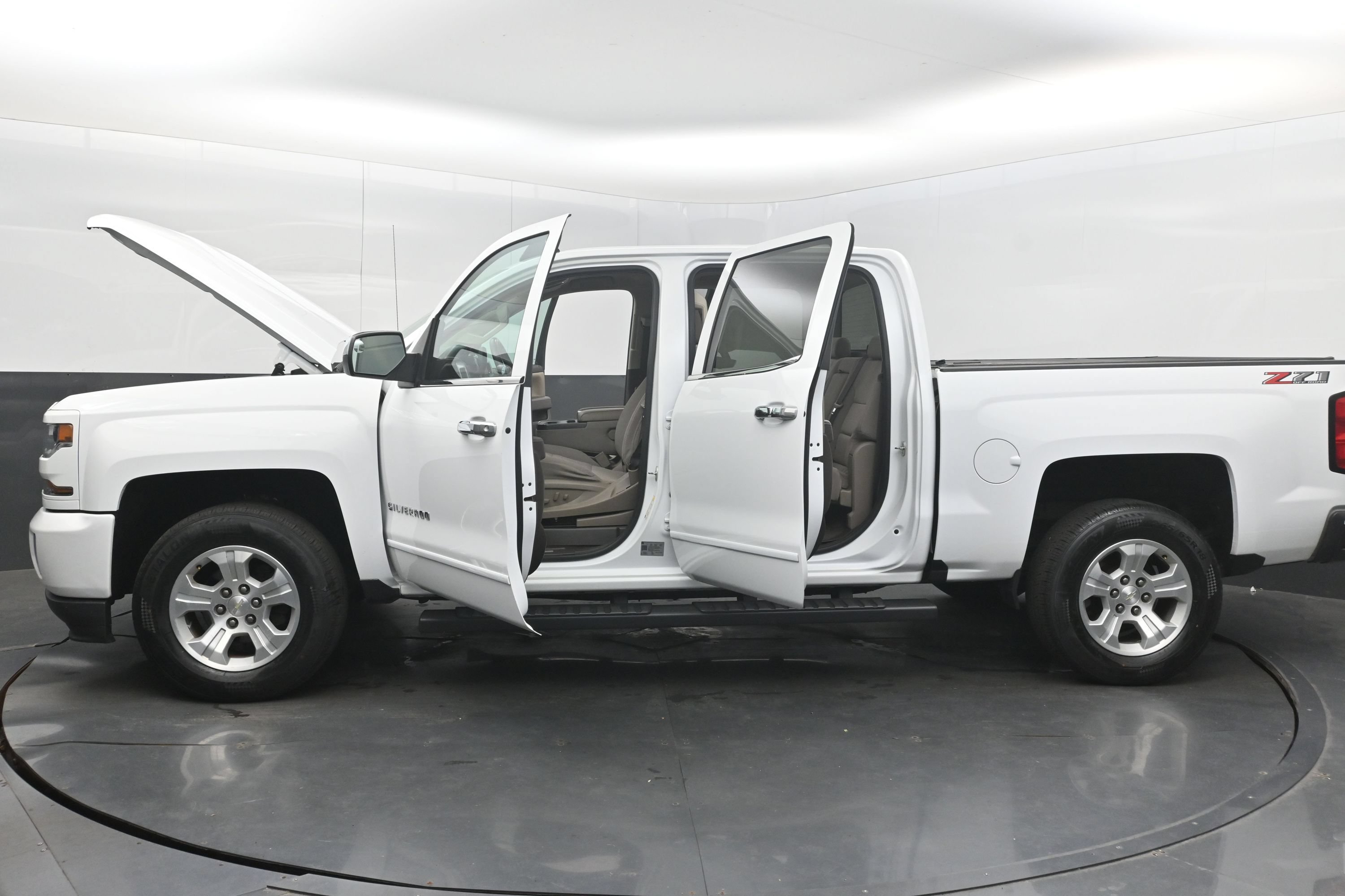 Used 2018 Chevrolet Silverado 1500 LT w/ All Star Edition AWD/4WD image 37
