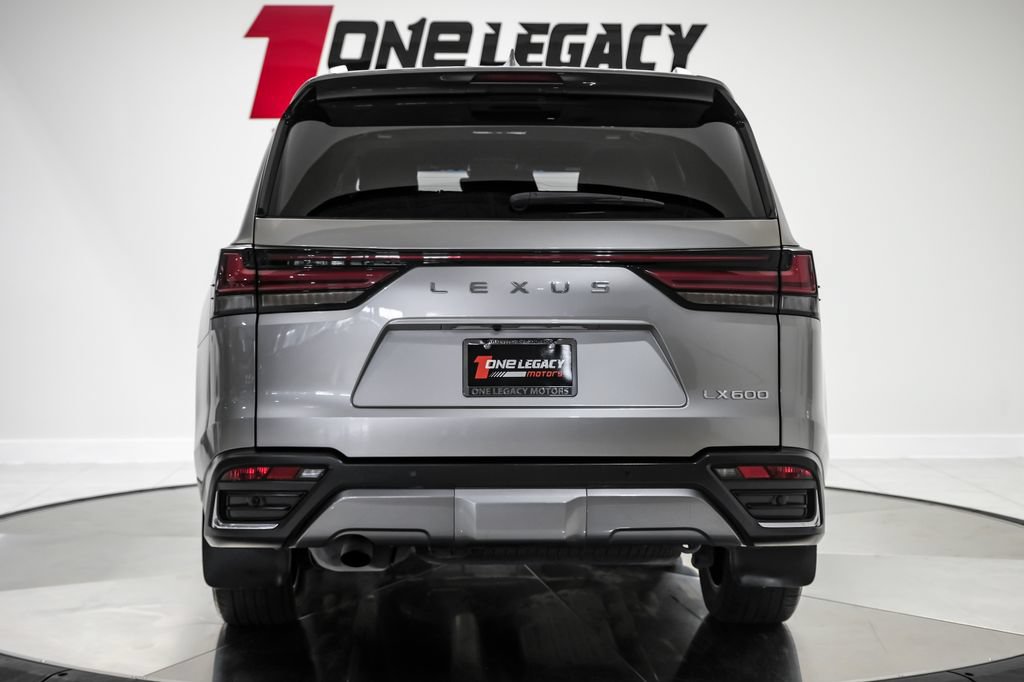Used 2022 Lexus LX 600 4WD w/ Luxury Package image 13