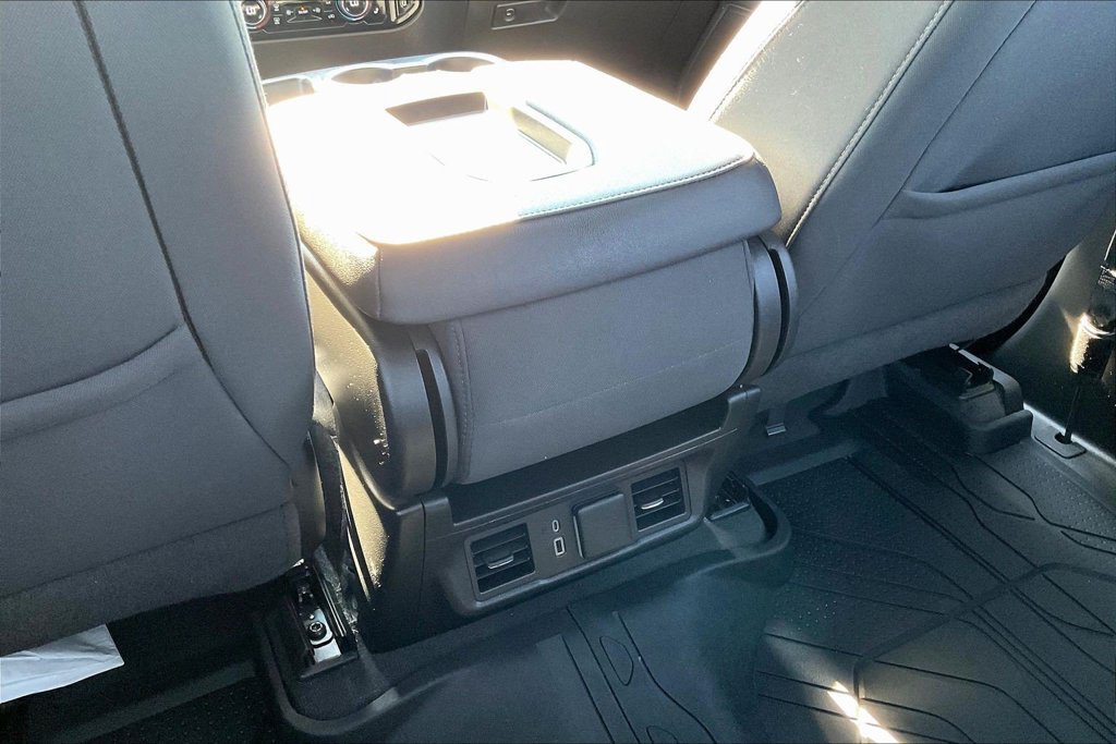 Used 2022 Chevrolet Silverado 1500 LT w/ Protection Package RWD image 14