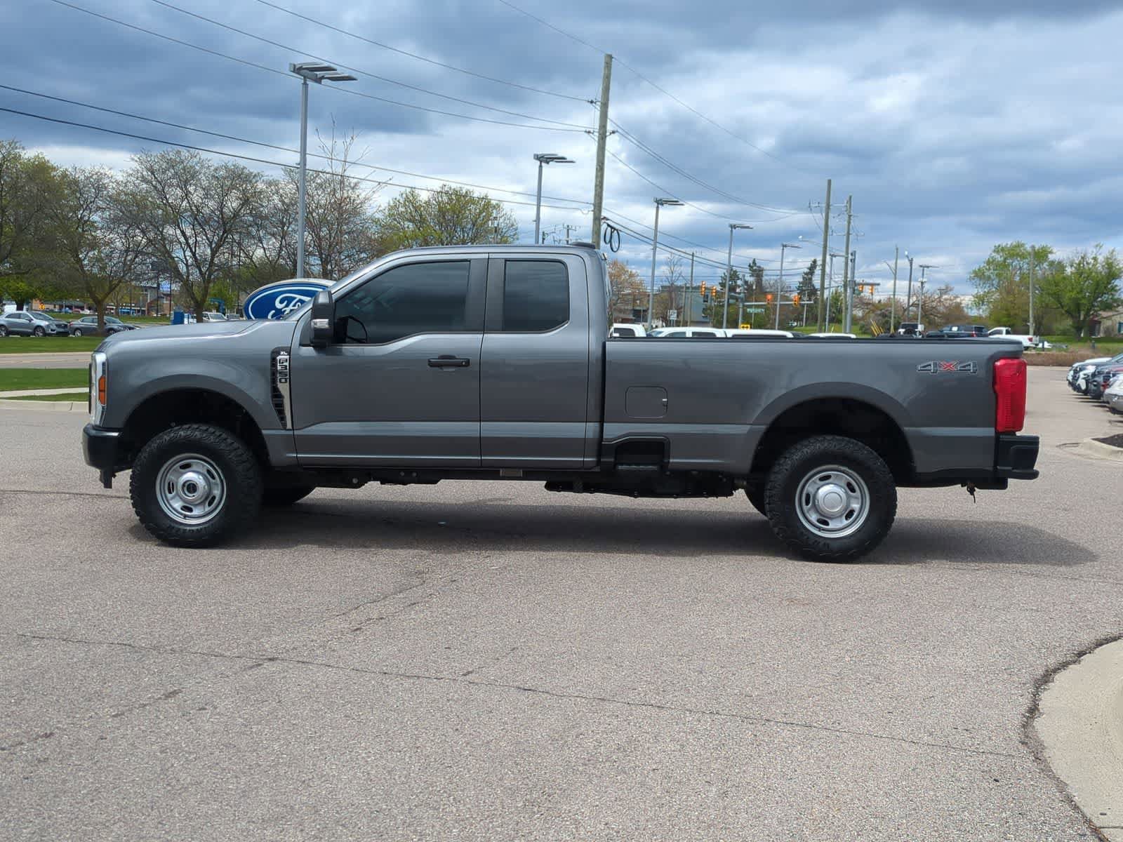 Used 2025 Ford F350 XL w/ XL Off-Road Package AWD/4WD image 5