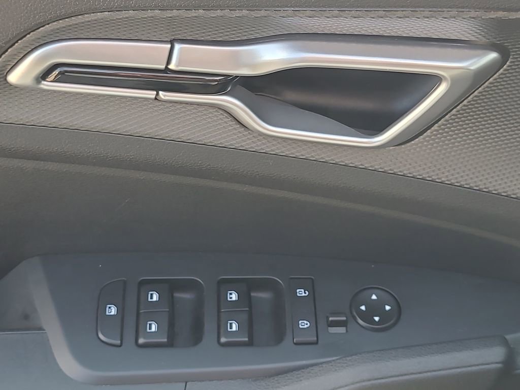 Used 2025 Kia Sportage LX FWD image 24