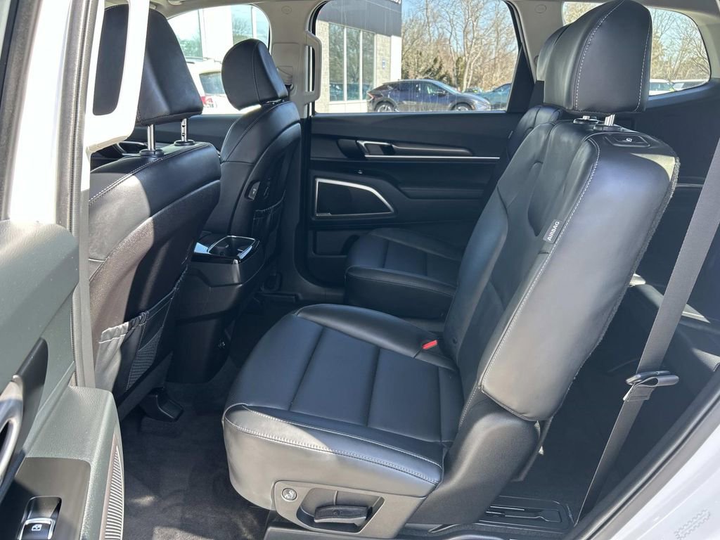 Certified 2025 Kia Telluride S image 12