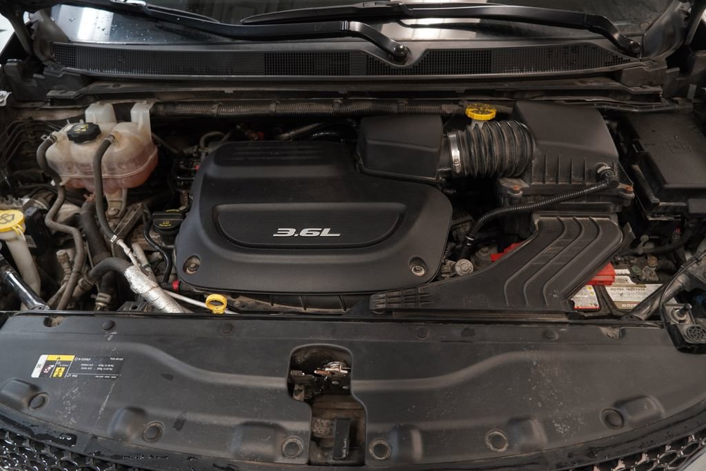 Used 2018 Chrysler Pacifica Touring-L FWD image 36