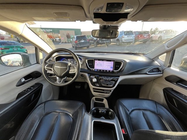 Used 2022 Chrysler Pacifica Touring-L image 40