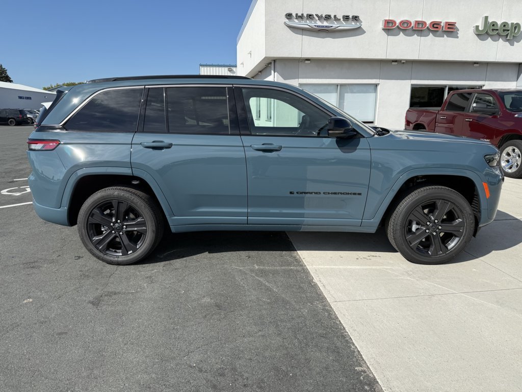 New 2027 Jeep Grand Cherokee Limited AWD/4WD image 9
