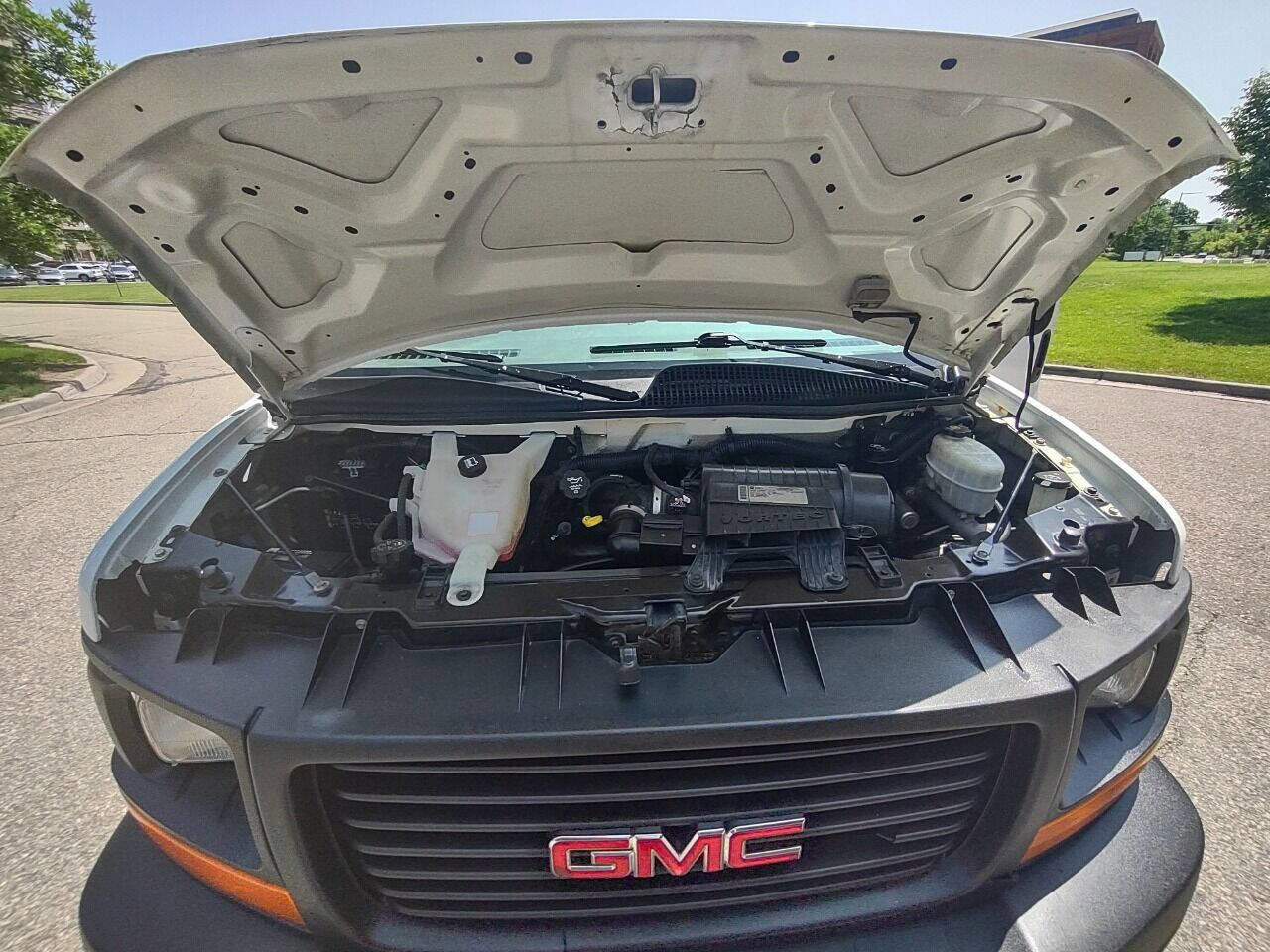 Used 2012 GMC Savana 1500 AWD image 19