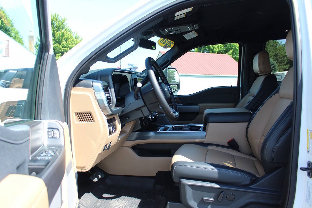 Used 2025 Ford F350 Lariat w/ Lariat Ultimate Package AWD/4WD image 8