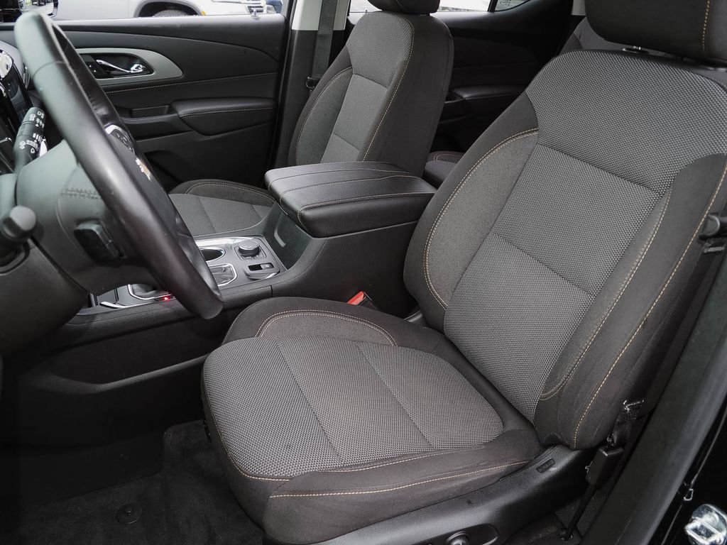 Used 2020 Chevrolet Traverse LT FWD image 23