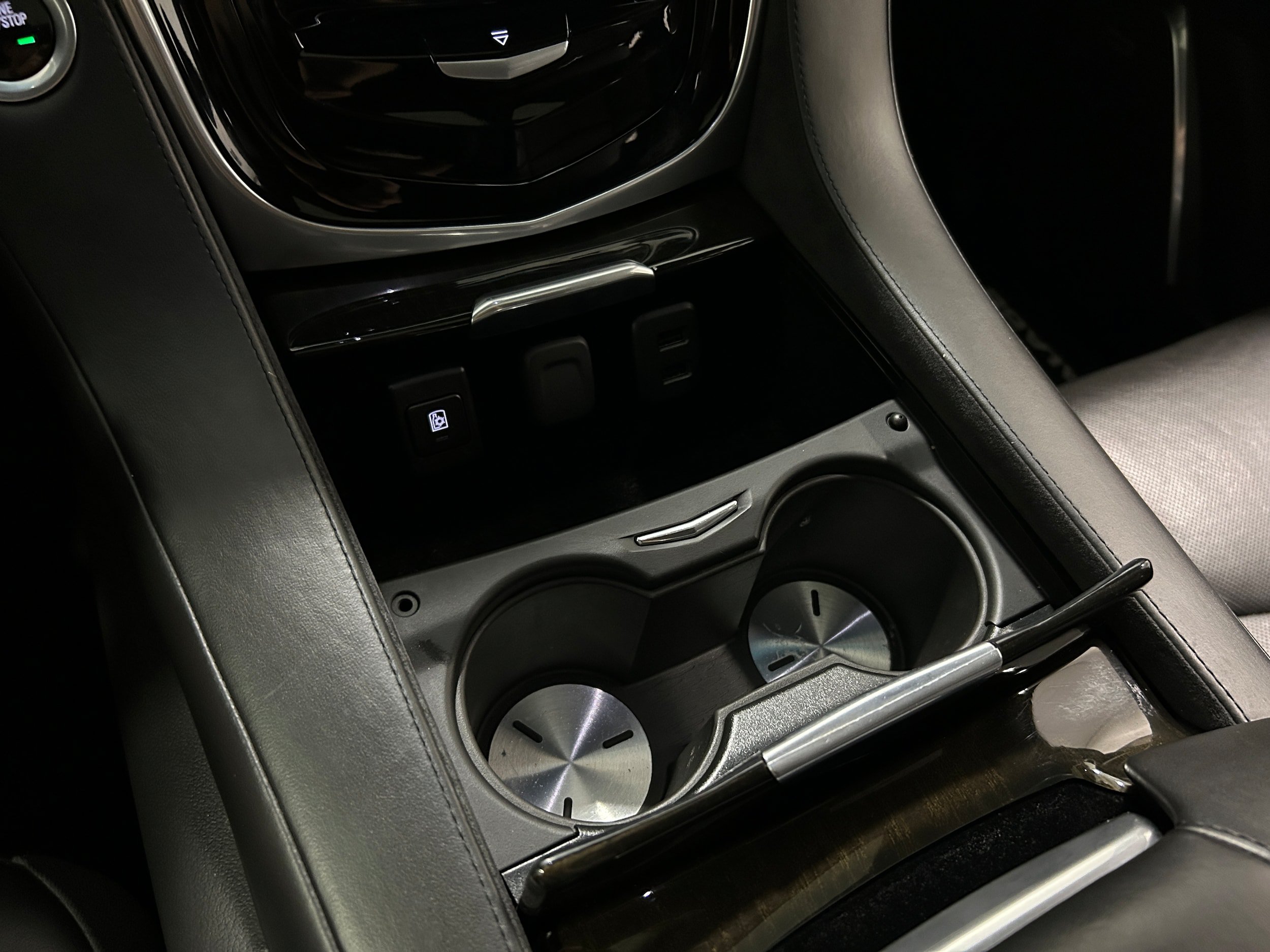 Used 2019 Cadillac Escalade ESV Platinum AWD/4WD image 11