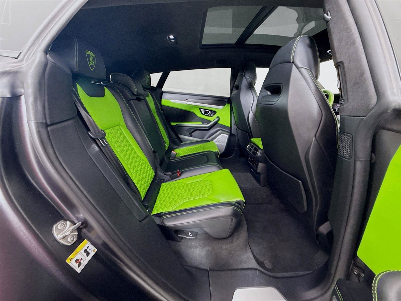 Used 2019 Lamborghini Urus AWD/4WD image 23