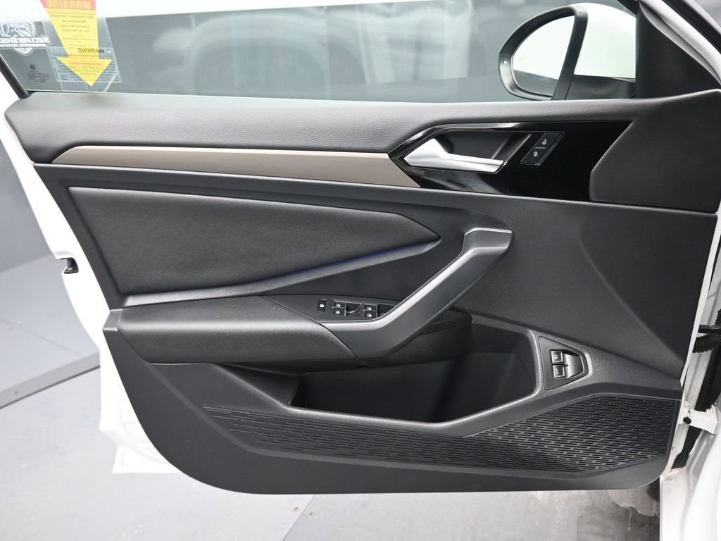 Used 2021 Volkswagen Jetta SEL Premium image 9