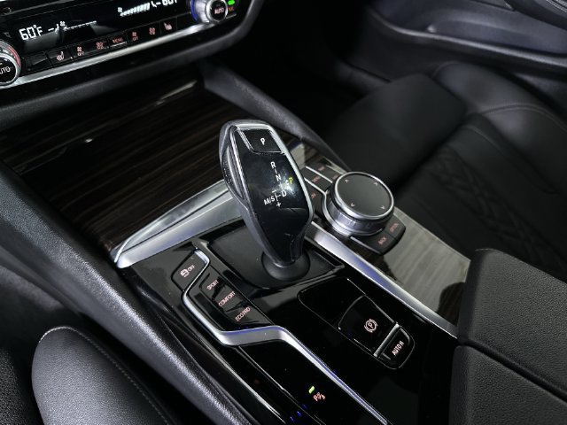 Used 2023 BMW 530i w/ Convenience Package RWD image 16