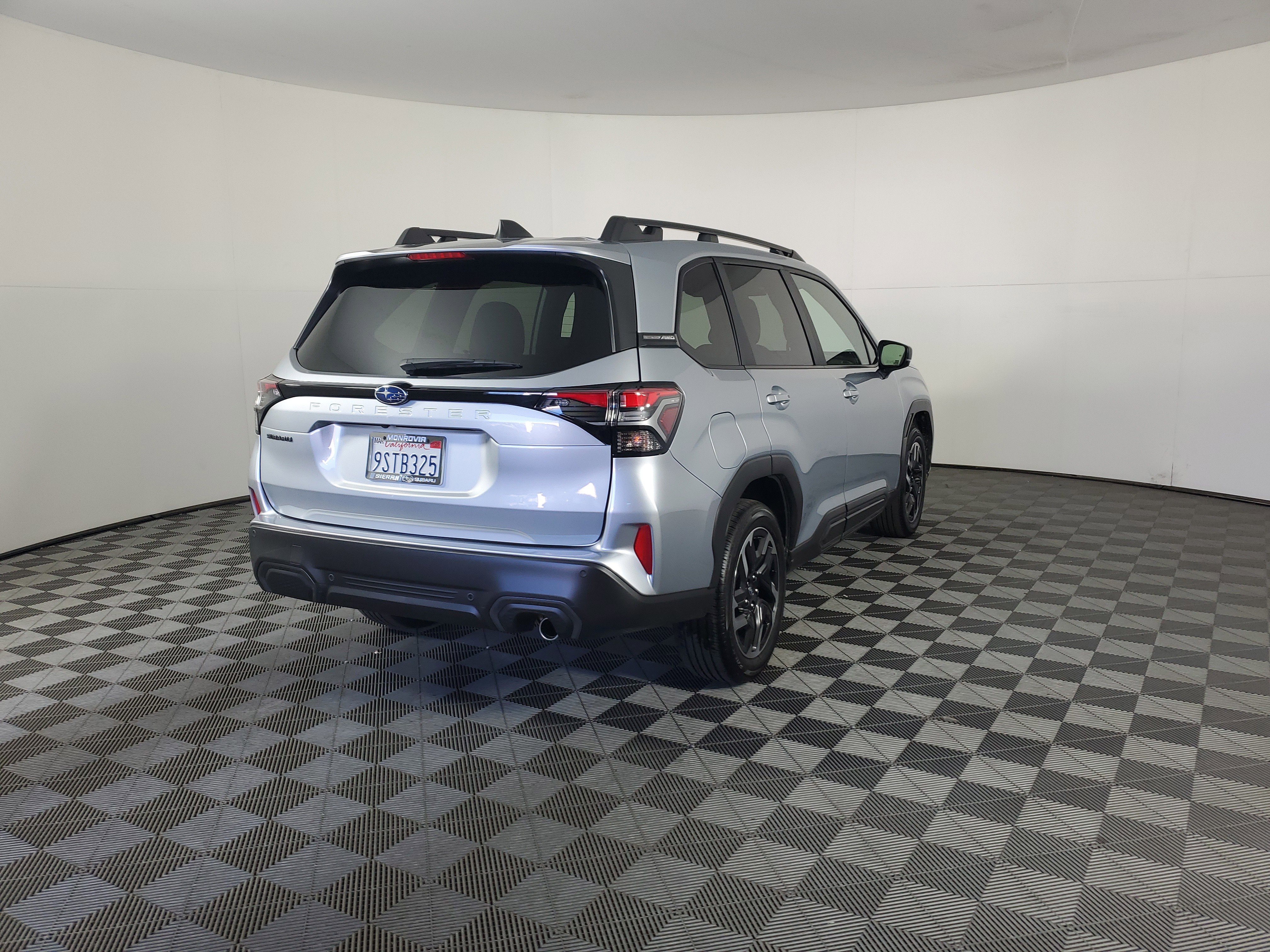 Used 2025 Subaru Forester Limited image 4