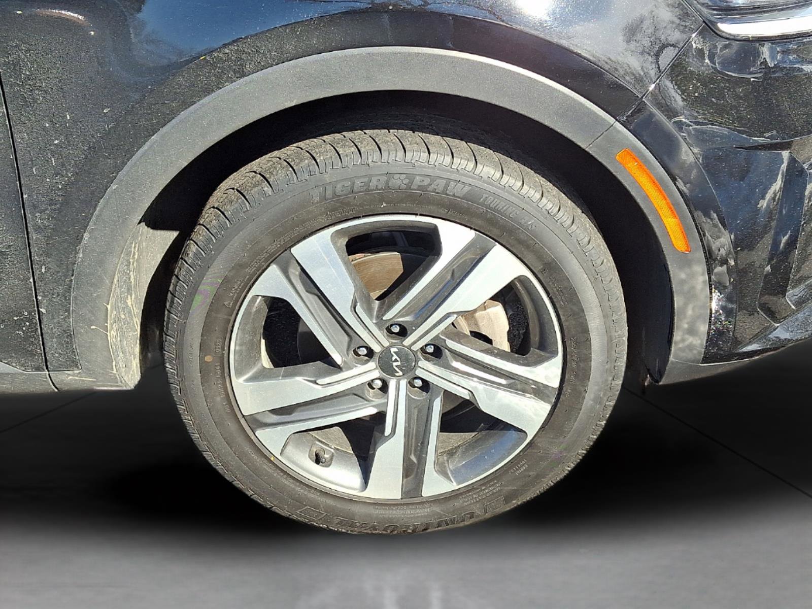 Used 2023 Kia Sorento EX image 9