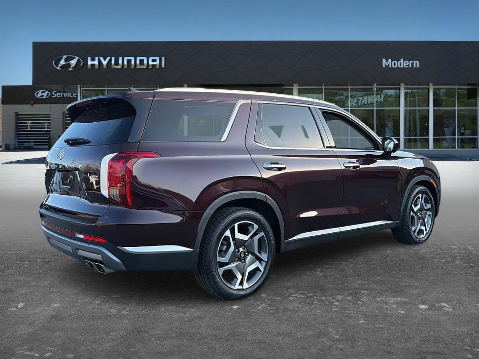Used 2023 Hyundai Palisade Limited image 3