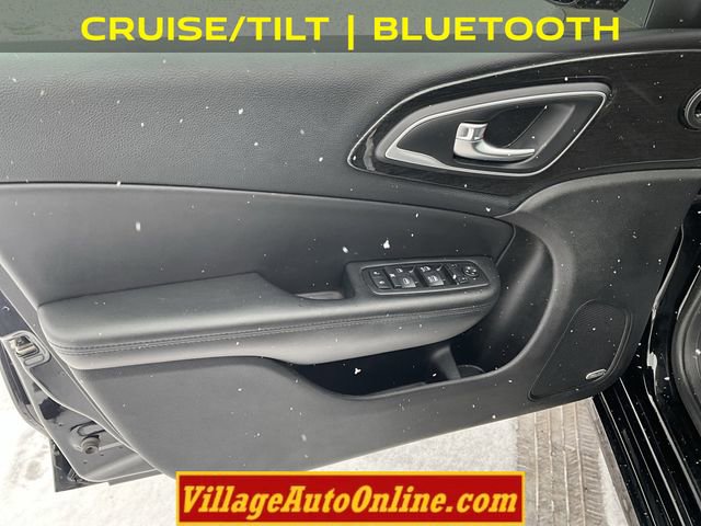 Used 2015 Chrysler 200 C w/ Navigation & Sound Group I image 9