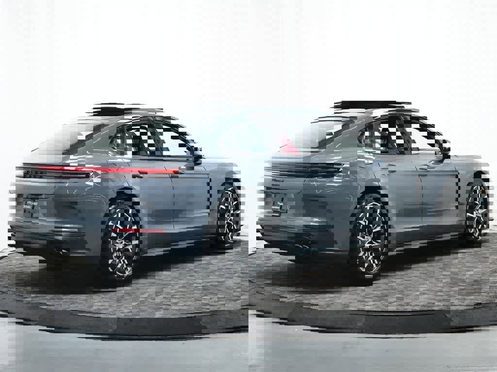 New 2025 Porsche Panamera 4 image 7