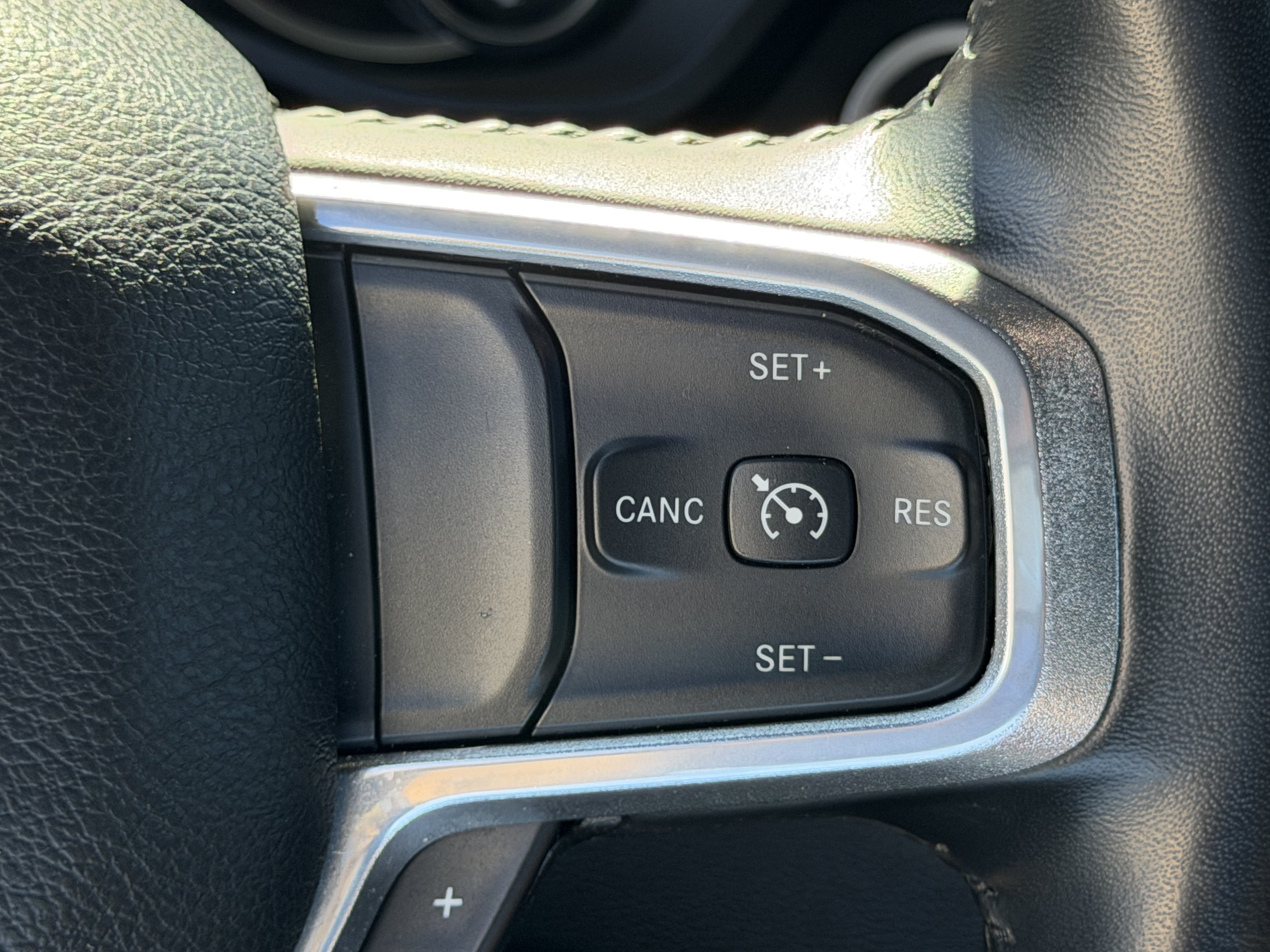 Certified 2022 RAM 1500 Laramie w/ Sport Appearance Package AWD/4WD image 27