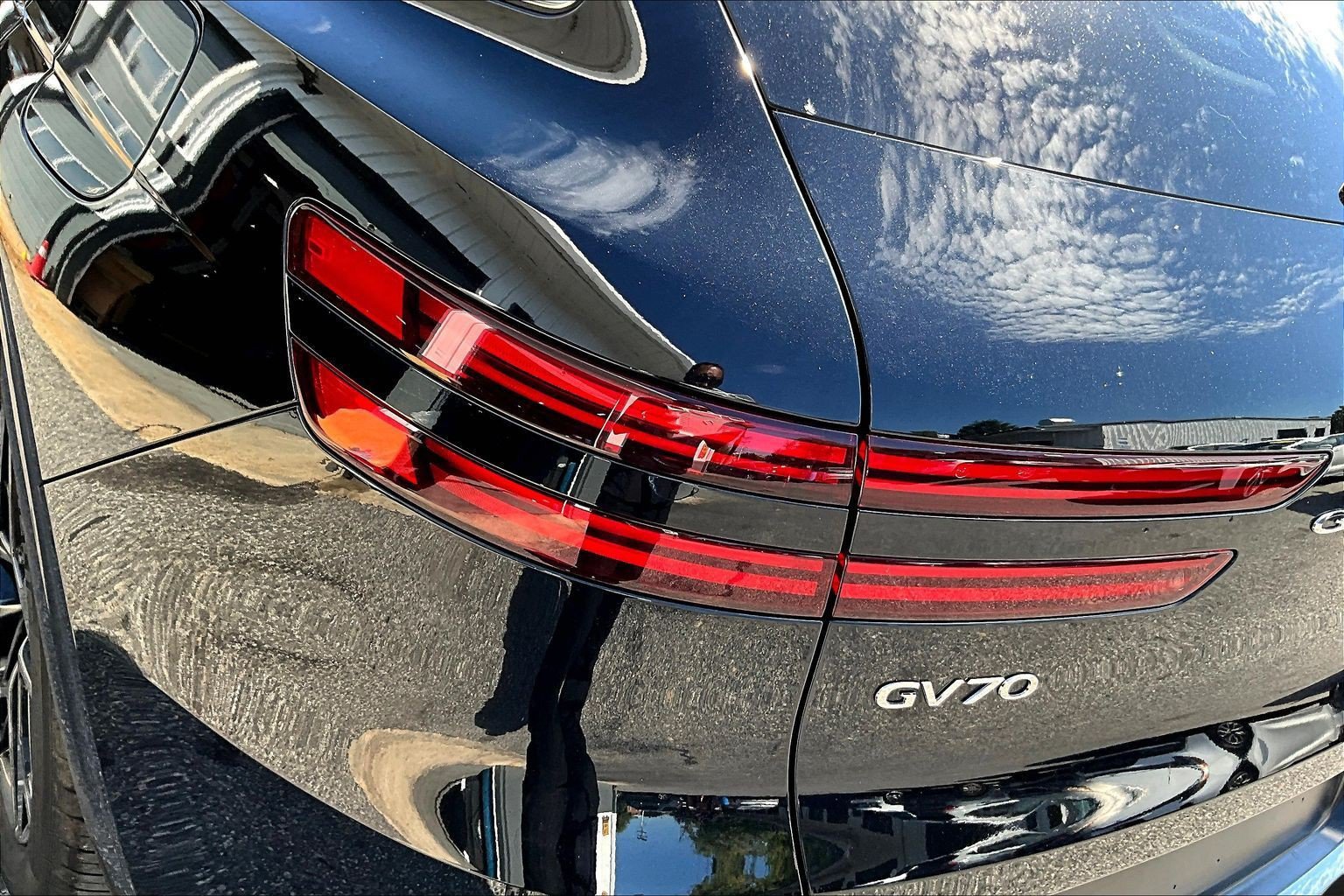 Used 2024 Genesis GV70 2.5T AWD/4WD image 21