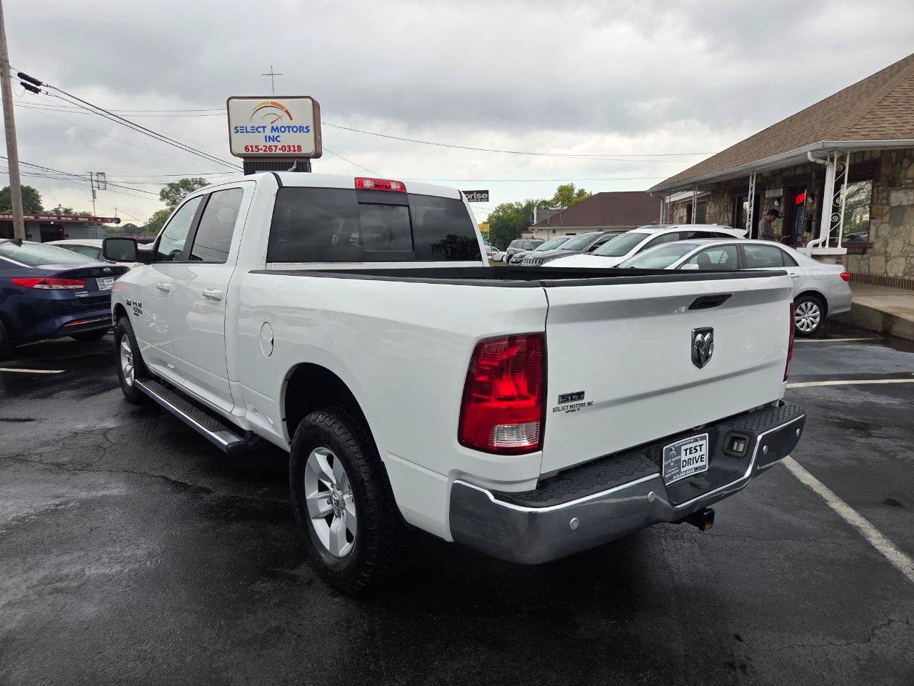 Used 2020 RAM 1500 Classic SLT w/ Luxury Group RWD image 4