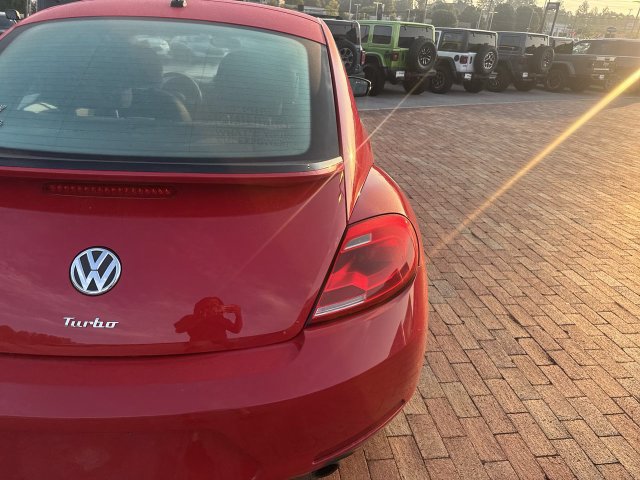 Used 2012 Volkswagen Beetle 2.0T FWD image 11
