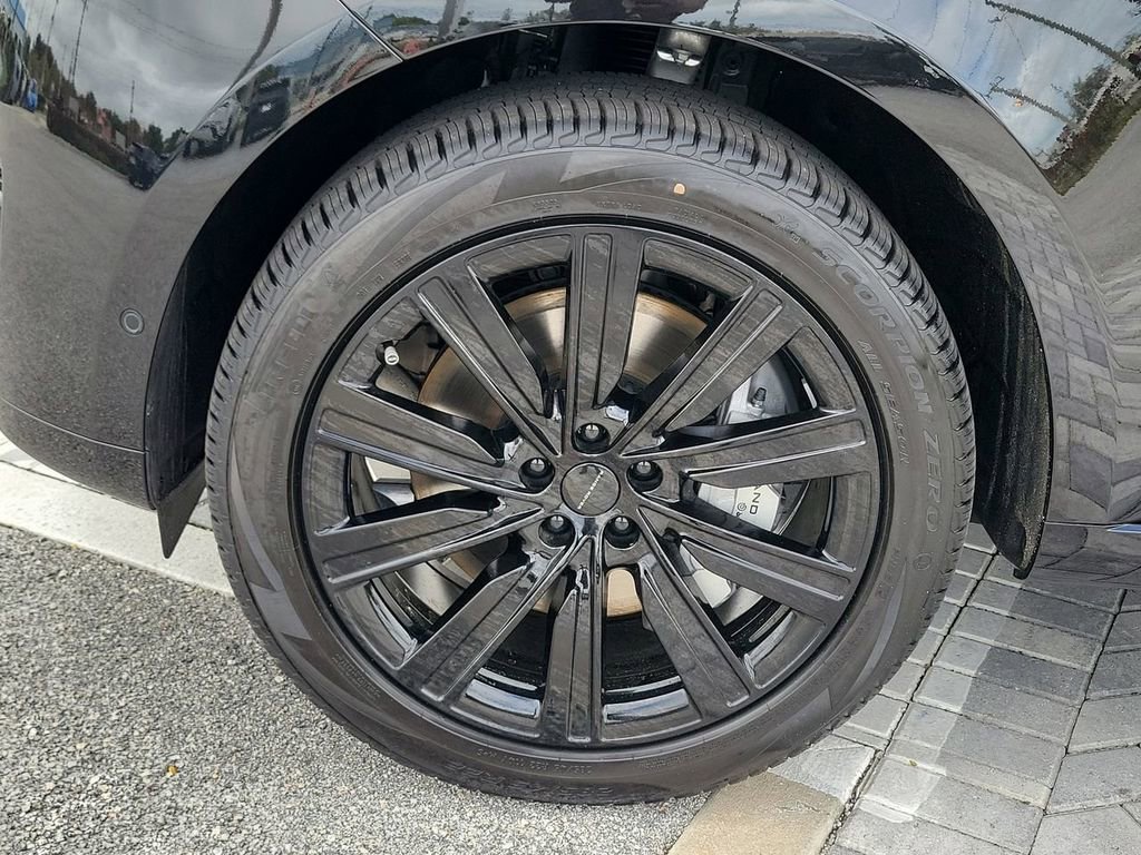 New 2026 Land Rover Range Rover SE image 13