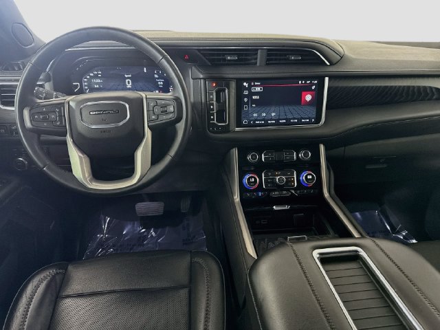 Used 2023 GMC Yukon Denali AWD/4WD image 16