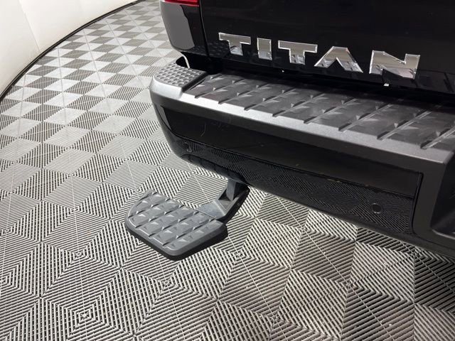 Used 2024 Nissan Titan SV w/ SV Convenience Package image 55