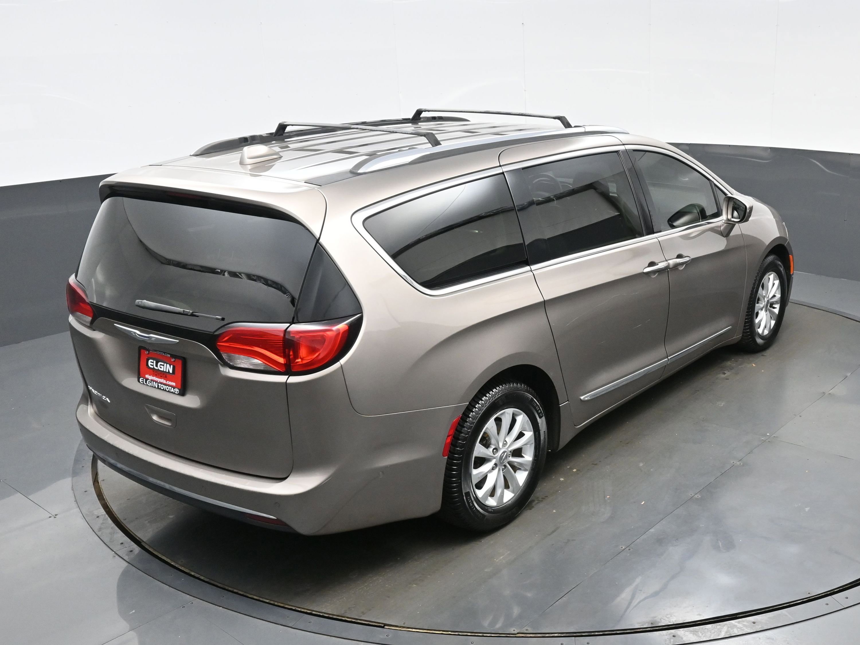 Used 2018 Chrysler Pacifica Touring-L Plus w/ Advanced Safetytec Group FWD image 41