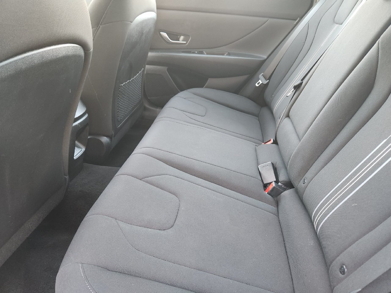 Used 2025 Hyundai Elantra SEL FWD image 29