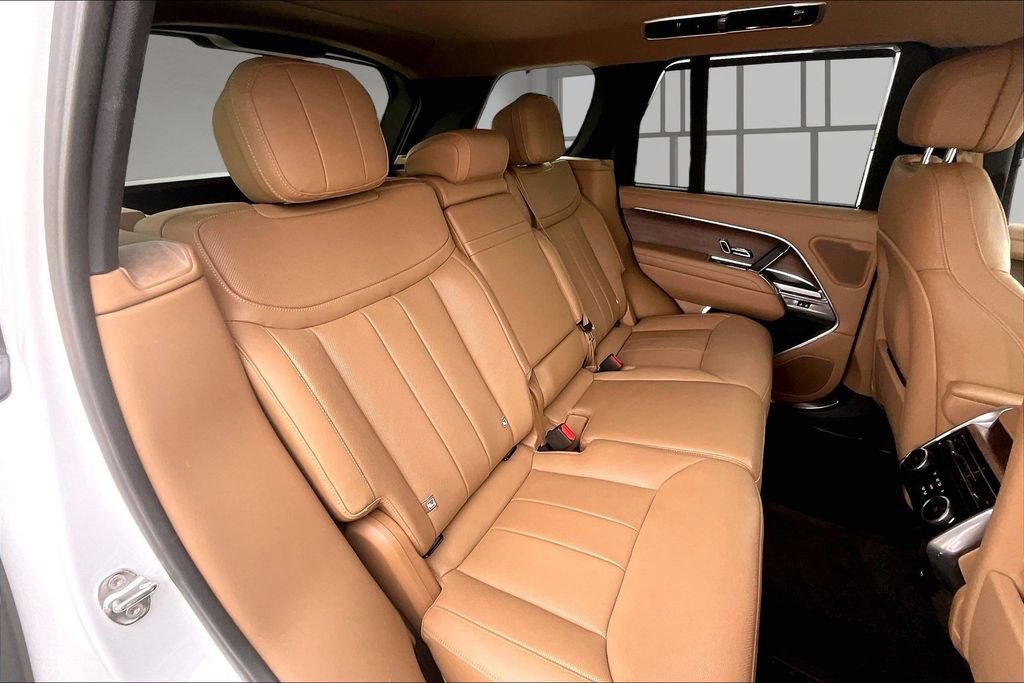 Used 2025 Land Rover Range Rover SE AWD/4WD image 28