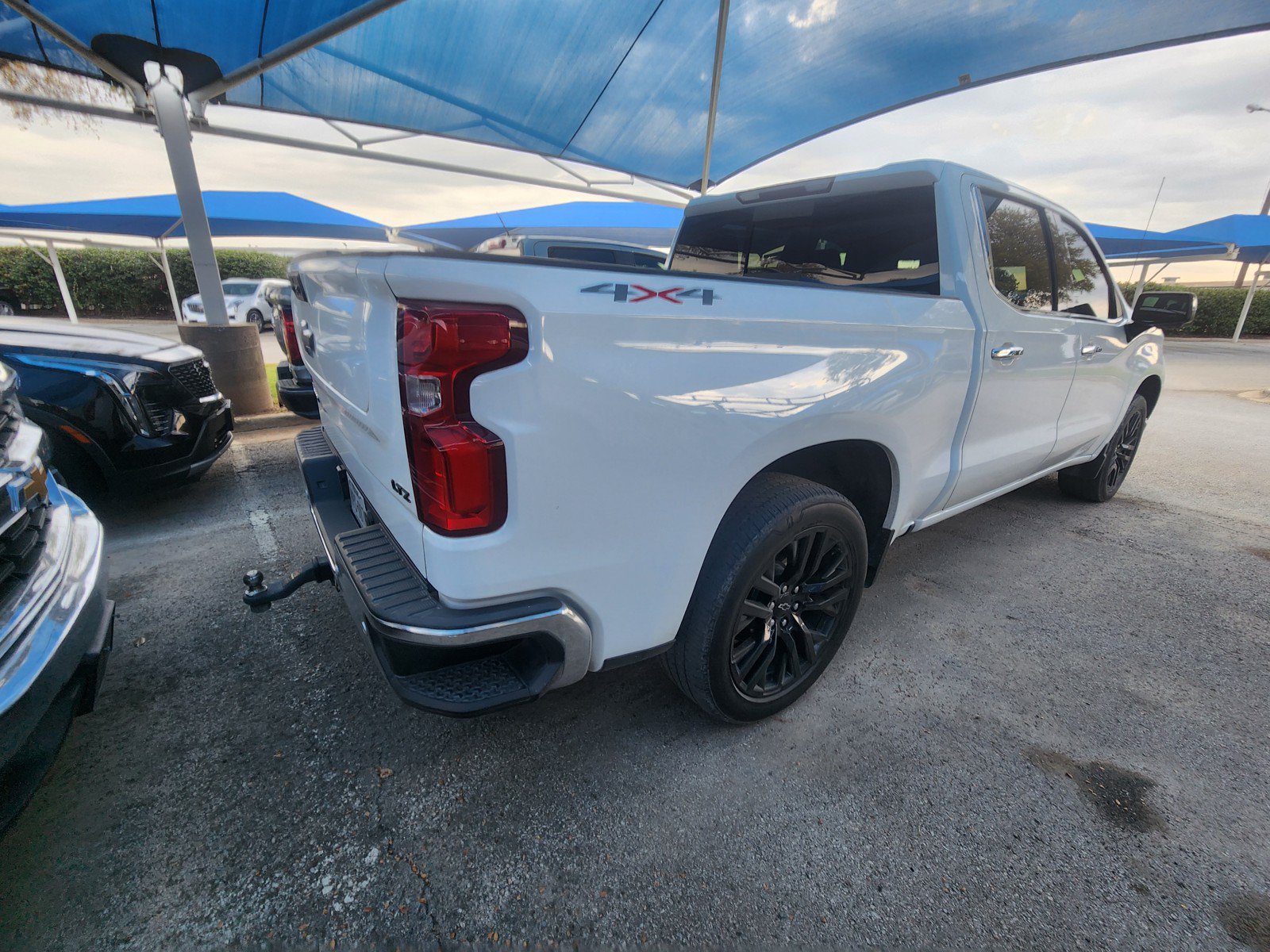 Used 2024 Chevrolet Silverado 1500 LTZ w/ LTZ Convenience Package II AWD/4WD image 4