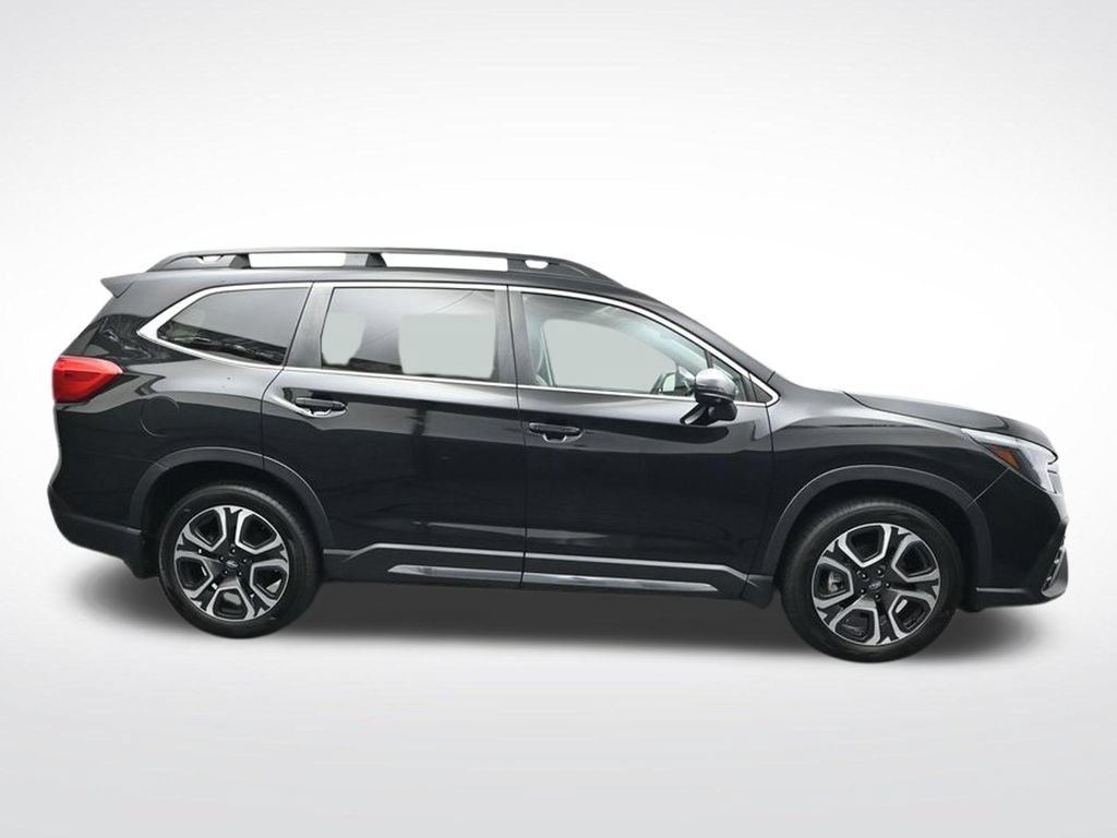 Used 2023 Subaru Ascent Limited w/ Technology Package AWD/4WD image 9