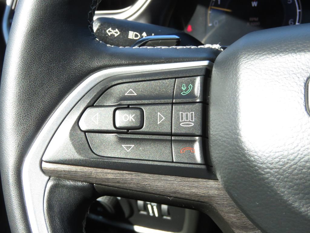 Used 2022 Jeep Grand Cherokee L Limited AWD/4WD image 24
