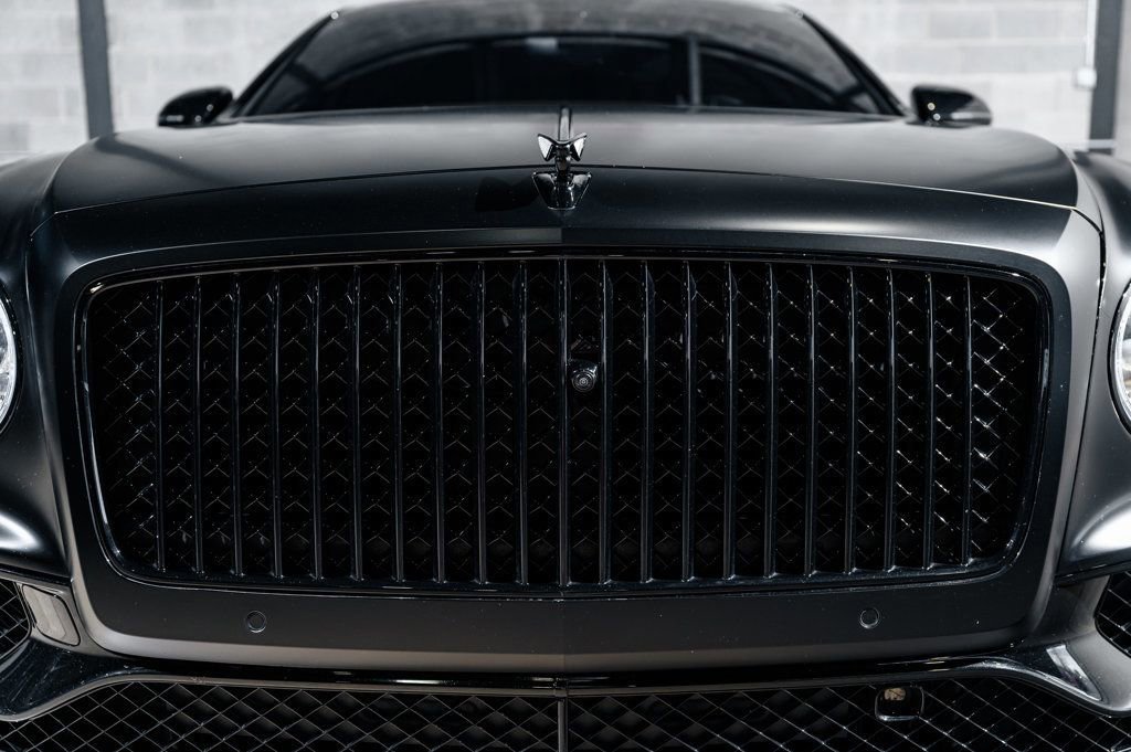 Used 2022 Bentley Flying Spur Plug-In Hybrid AWD/4WD image 35