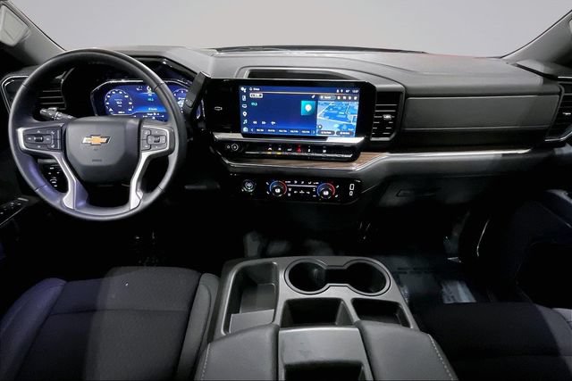 Used 2023 Chevrolet Silverado 1500 LT AWD/4WD image 16