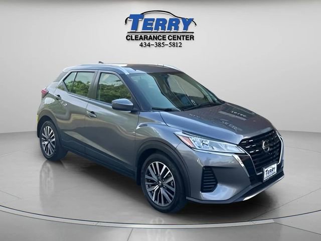 Used 2021 Nissan Kicks SV image 2