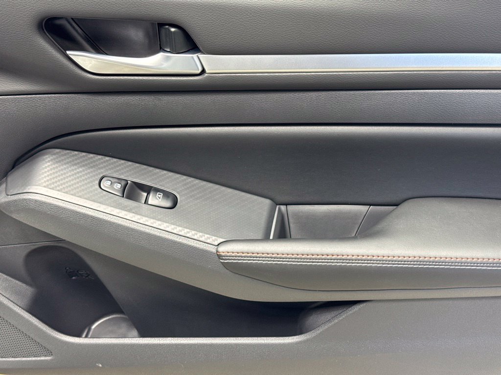 New 2026 Nissan Altima 2.5 SR w/ SR Premium Package FWD image 30