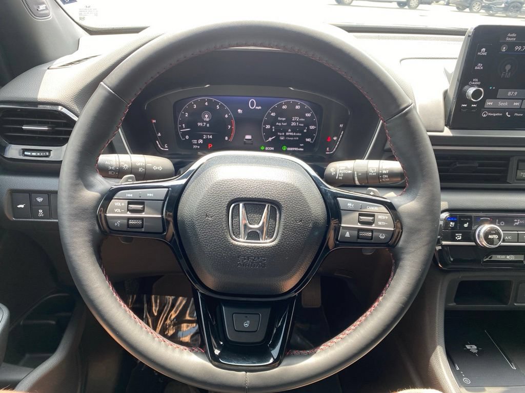 Used 2025 Honda Pilot Black Edition image 25